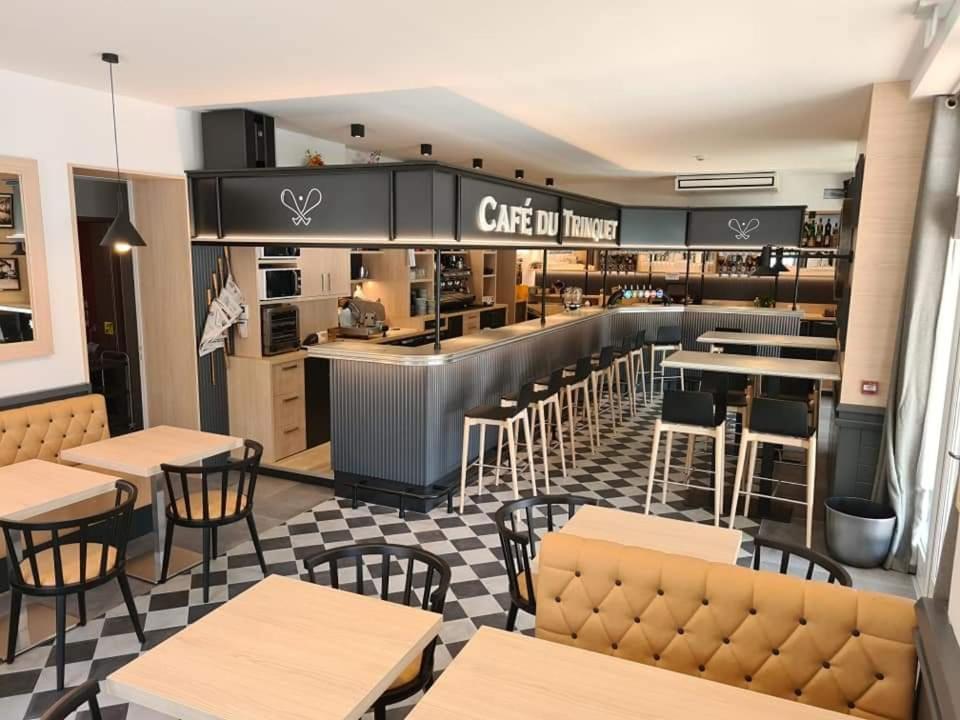 Hotel-Cafe Du Trinquet Cambo-les-Bains Exterior photo